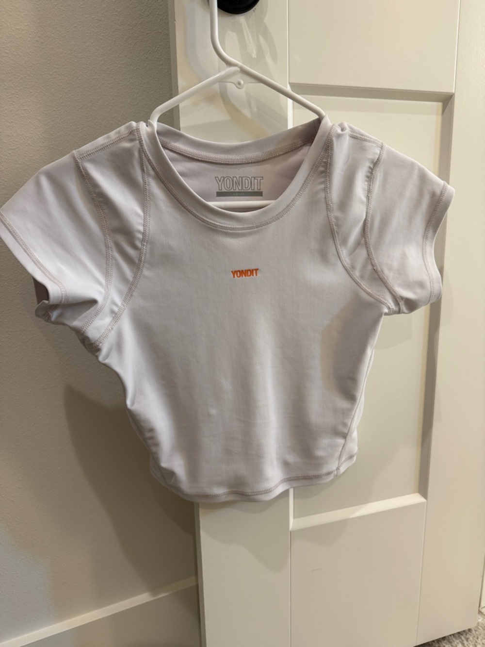 Yondit crop tee